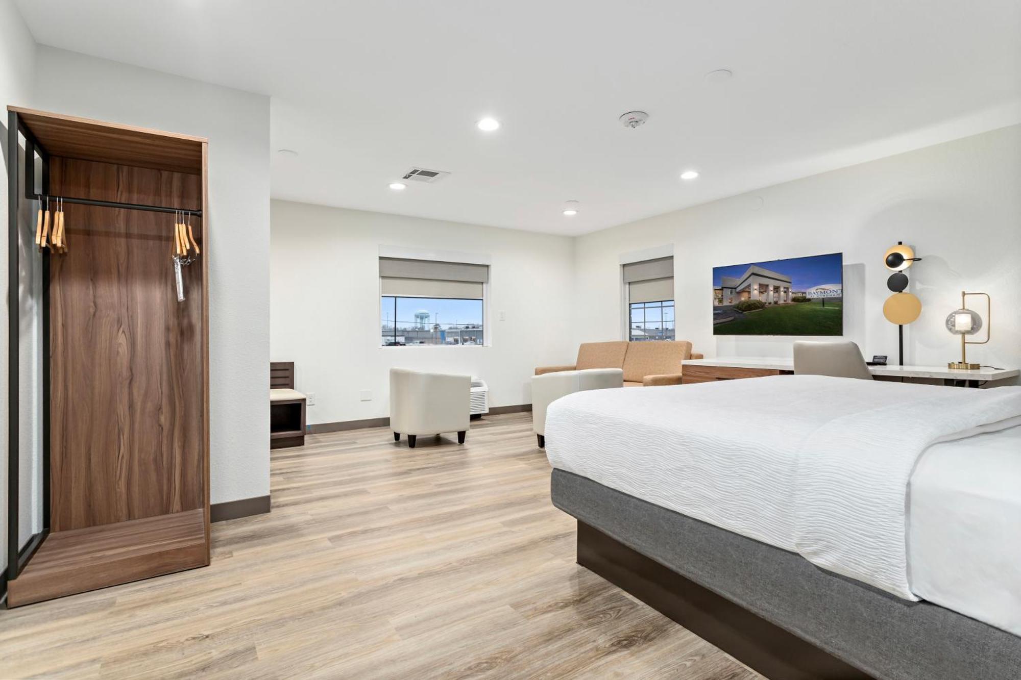 Baymont By Wyndham Beaumont Hotel Exterior photo